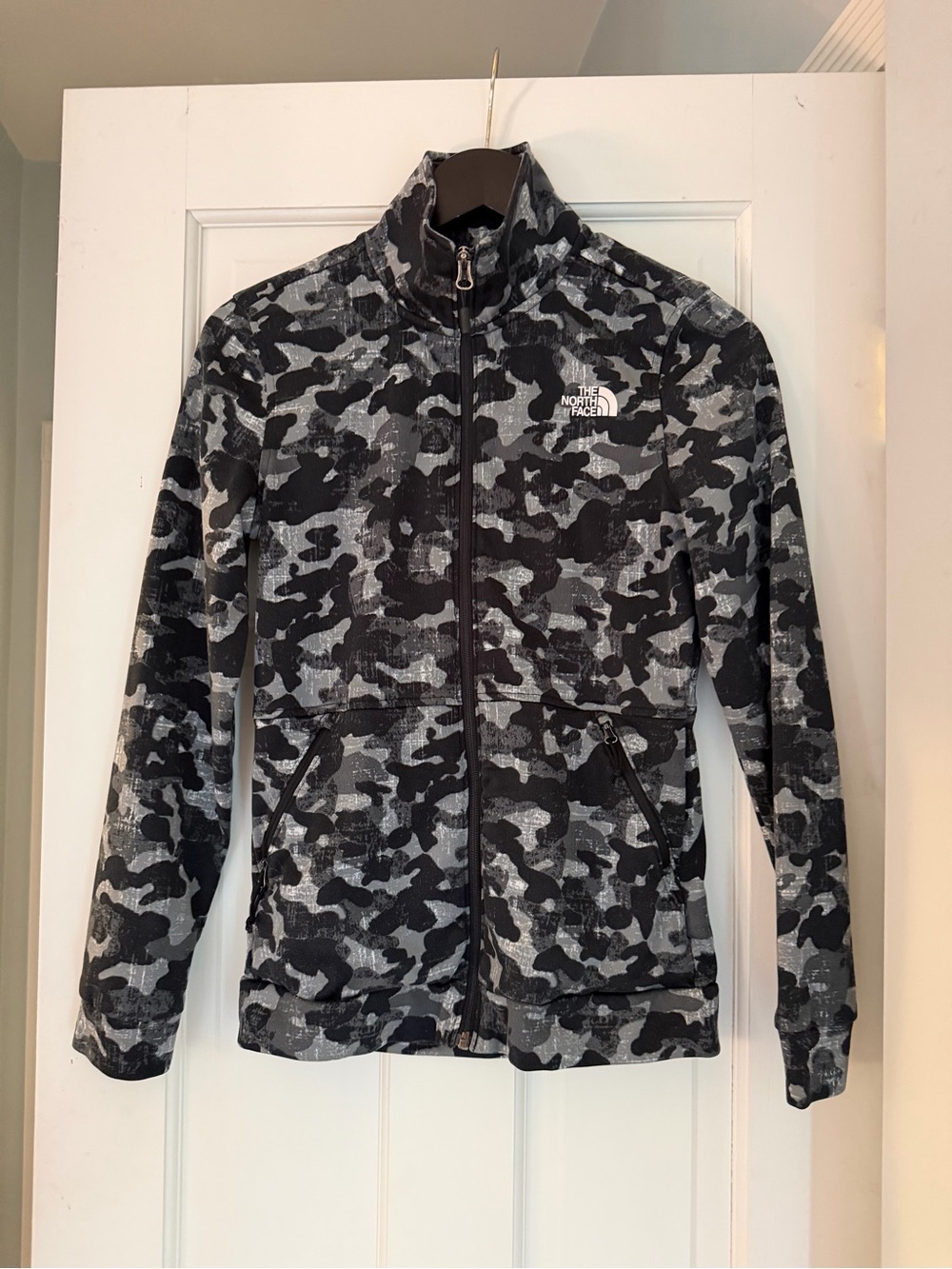 The North Face Women’s Black & Gray Camo Lightweight Jacket
